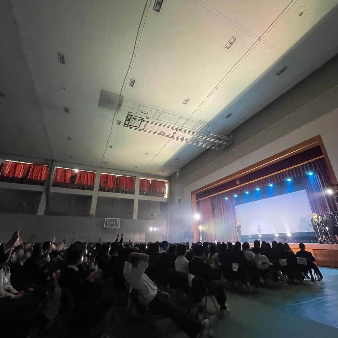 XTRAPさんのインスタグラム写真 - (XTRAPInstagram)「【XTRAP SHOW】 本日は京都府の高校の文化行事にてパフォーマンスを披露させて頂きました🧤  たくさんの声援と拍手にパワーを貰いました🔥 見て頂いた皆様ありがとうございました😊  #XTRAP#performance#パフォーマンス #学校公演#芸術鑑賞会#学園祭#学祭」11月8日 18時45分 - xtrap.official