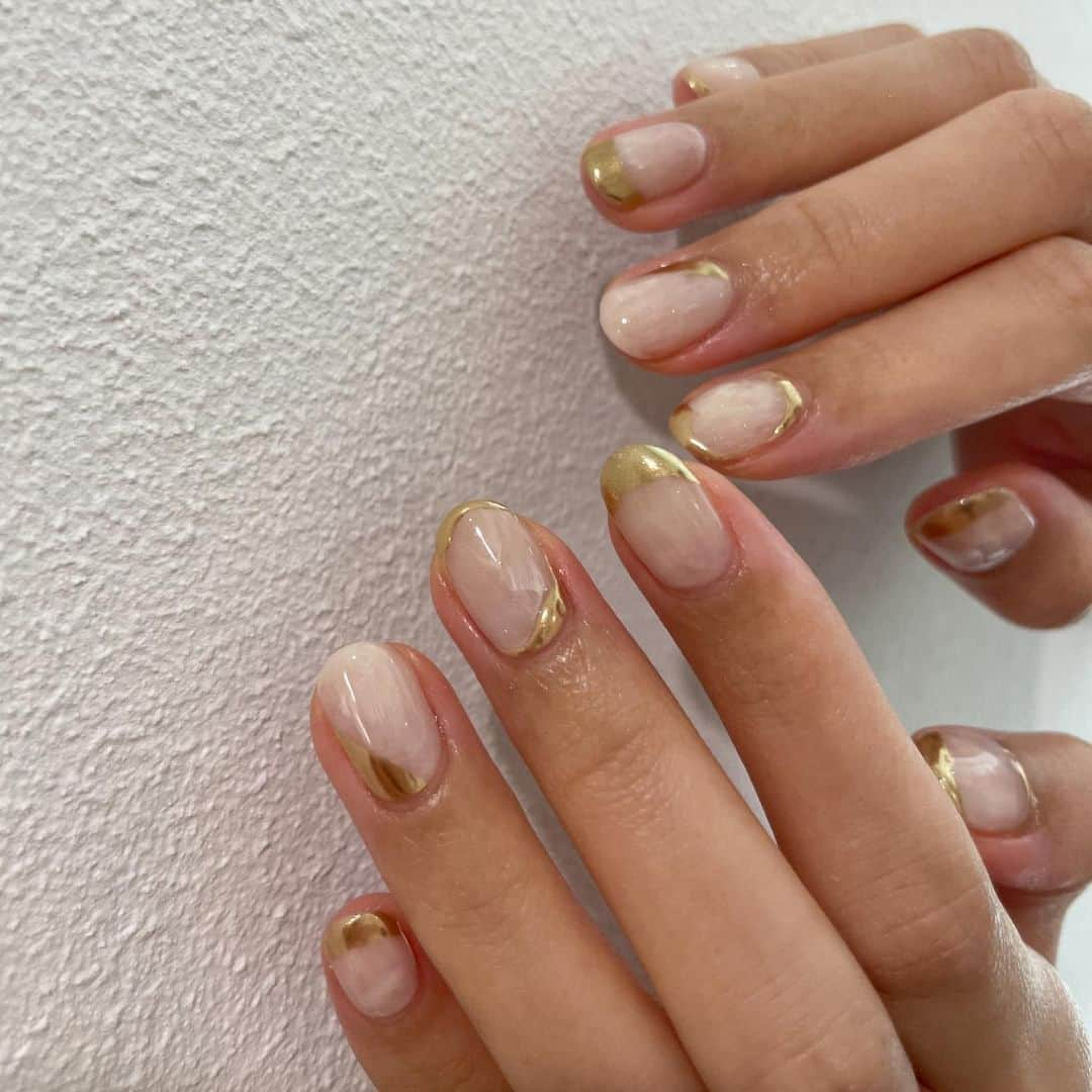 みんなのウェディングさんのインスタグラム写真 - (みんなのウェディングInstagram)「. . ˗ˏˋ Bridal Nail...♡ ˎˊ˗ . こんばんは🌙みんなのウェディングです☺️ ⁡ 本日は、指先からキラキラをまとって華やかに！ #ブライダルネイル アイデアをお届け💕  ぜひ #結婚式ネイル の参考にご覧ください◎  ⁡♡-----Special Thanks-----♡ @8ruka_0309 さま @neco_wd さま @m_wd_14 さま @0707_arisa さま @non0718wdg さま  ……………………………………………………………………  ˗ˏˋ #みんなのウェディング でpostしよう🤍 ˎˊ˗  上記を付けて投稿するとこのアカウントで紹介されるかも…🕊️ ぜひ皆さまのとっても素敵なお写真、お待ちしてます✨  ……………………………………………………………………  #ブライダルネイル #前撮り用ネイル #挙式ネイル #ウェディングネイルデザイン　 #bridalnails #ウェディングネイル #結婚式ネイル #フレンチネイル #ミラーネイル #水滴ネイル #和装ネイル #白無垢ネイル #trunk花嫁 #ノバレーゼ花嫁 #名古屋花嫁 #tg花嫁 #ohk花嫁 #2024春婚 #2024冬婚 #2024夏婚 #2024秋婚 #結婚式準備レポ #結婚式準備記録 #花嫁ネイル特集 #結婚式準備 #プレ花嫁 #プレ花嫁さんと繋がりたい」11月8日 19時00分 - minnano_wedding