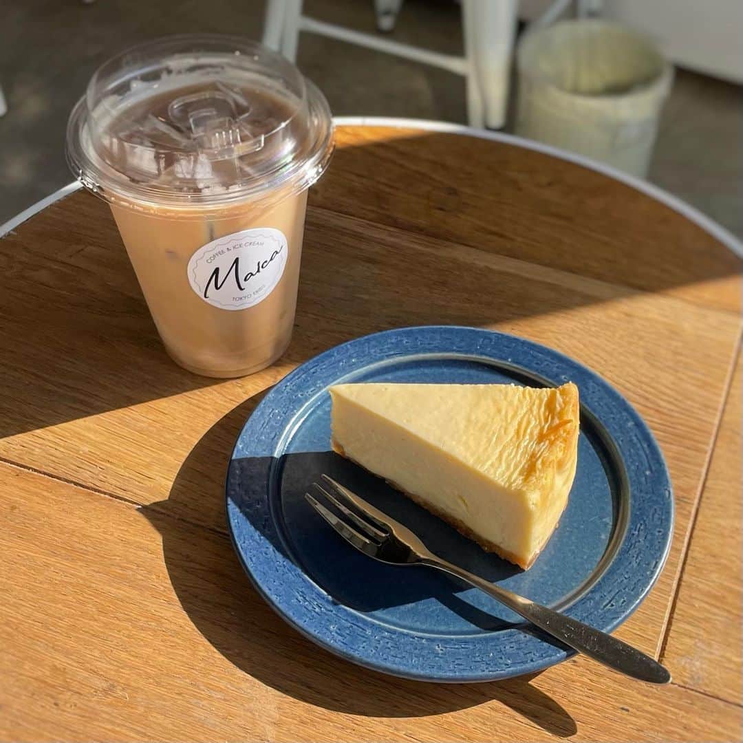 尾花貴絵さんのインスタグラム写真 - (尾花貴絵Instagram)「🤭 . また新たに出逢っちゃった☕🤏 私 好みなコーヒースタンド @gcb_ebisu   店内に差し込む陽の光が気持ち良かったなぁ… 優しさに包まれた気がした🐈🫧 . チーズケーキも美味しかったよ！！！  クリーミーな濃厚さに、レモンのさっぱりとした酸味が最高。 また食べたくなる美味しさでした🧀🙏🏻 #インスタで食れぽ  . . #cafe #coffee #soylatte #cheesecake #yum #tokyocafe」11月8日 19時15分 - kie_obana_