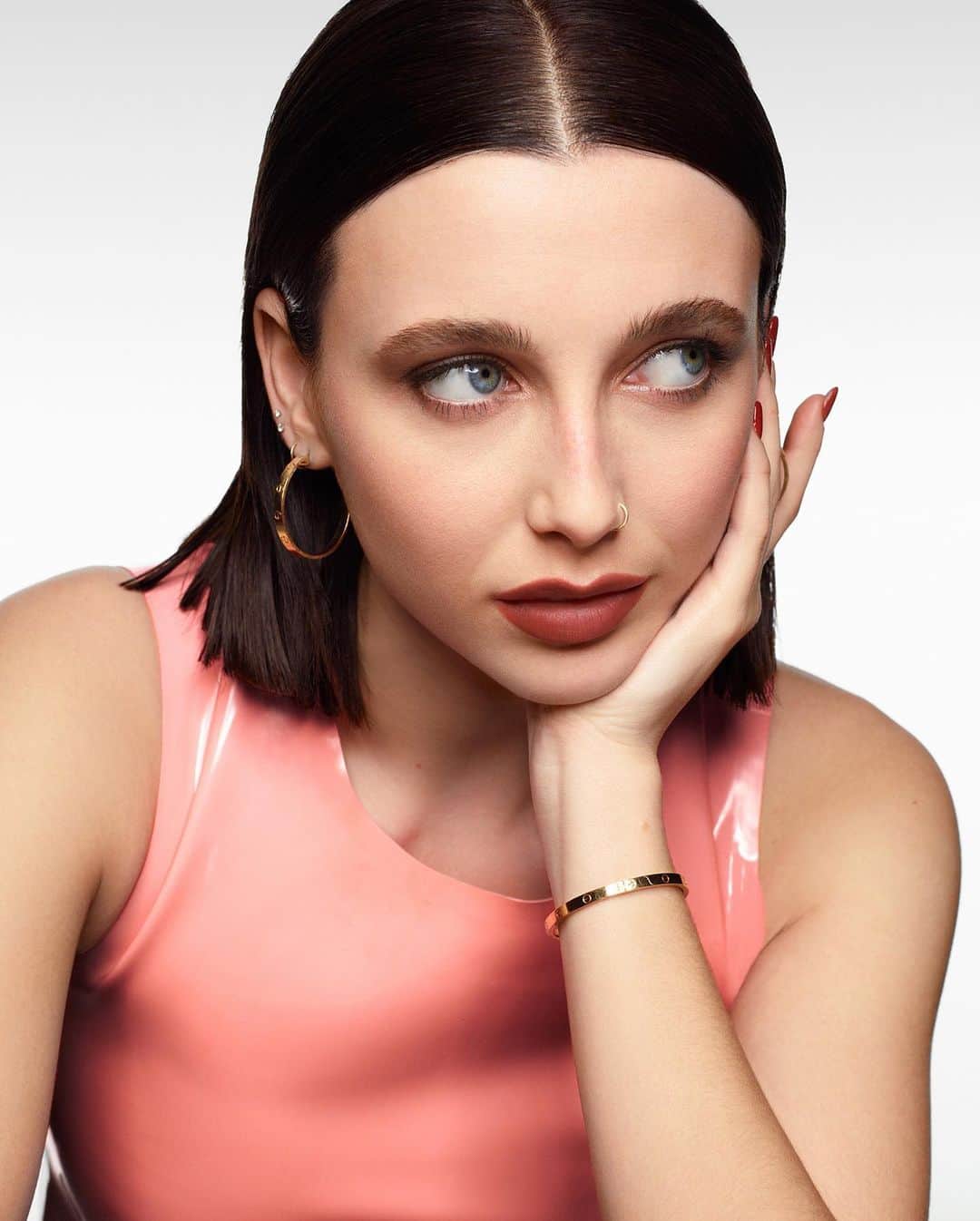Lancôme Officialさんのインスタグラム写真 - (Lancôme OfficialInstagram)「Seize every emotion with L’Absolu Rouge Drama Matte and @emmachamberlain. Try Emma’s select shade: 200 French Drama.  #Lancome #LAbsoluRouge #Makeup」11月8日 19時16分 - lancomeofficial