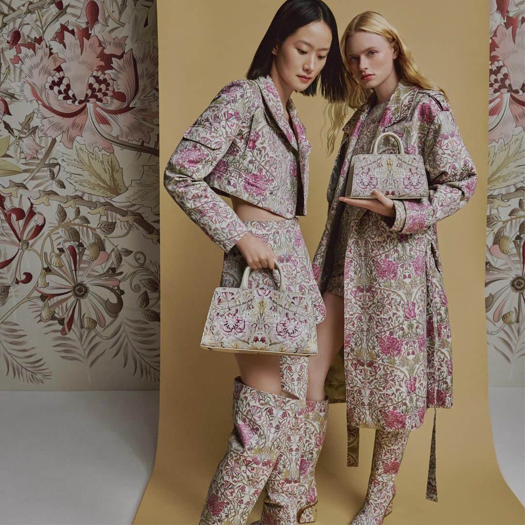 のインスタグラム：「Experience strength and softness with the #AIGNER Cybill Bag Honeysuckle. The new icon has been crafted using  a special digital printing technique to recreate a floral pattern inspired by the works of William Morris.   Explore the Exclusive Runway Edition in stores and at aignermunich.com   #AIGNERSS24」