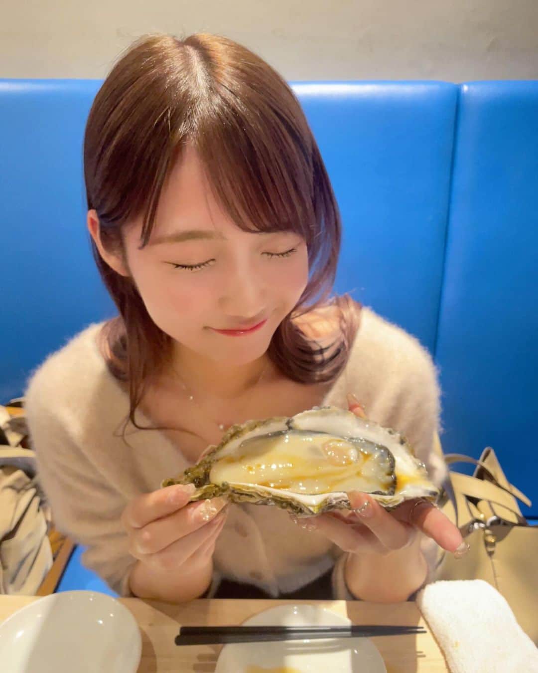 門林有羽さんのインスタグラム写真 - (門林有羽Instagram)「. . 海鮮系だーーーいすきꪔ̤̫‬ꪔ̤̱ꪔ̤̮ꪔ̤̥♡ . みんなの好きな食べ物はー？ 髪の毛切ったように見えるけど 切ってないよ～」11月8日 19時32分 - yuu_kadobayashi