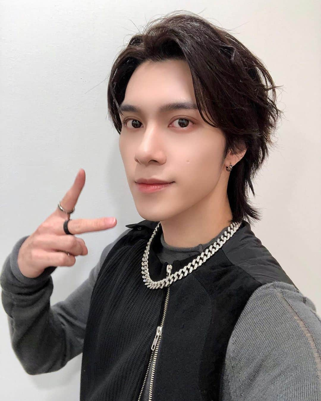 Way Vさんのインスタグラム写真 - (Way VInstagram)「🦄✌️  #쇼챔피언 #HENDERY #黄冠亨 #헨드리 #WayV #威神V #OnMyYouth #遗憾效应 #WayV_OnMyYouth  #WayV_OnMyYouth_遗憾效应」11月8日 19時32分 - wayvofficial