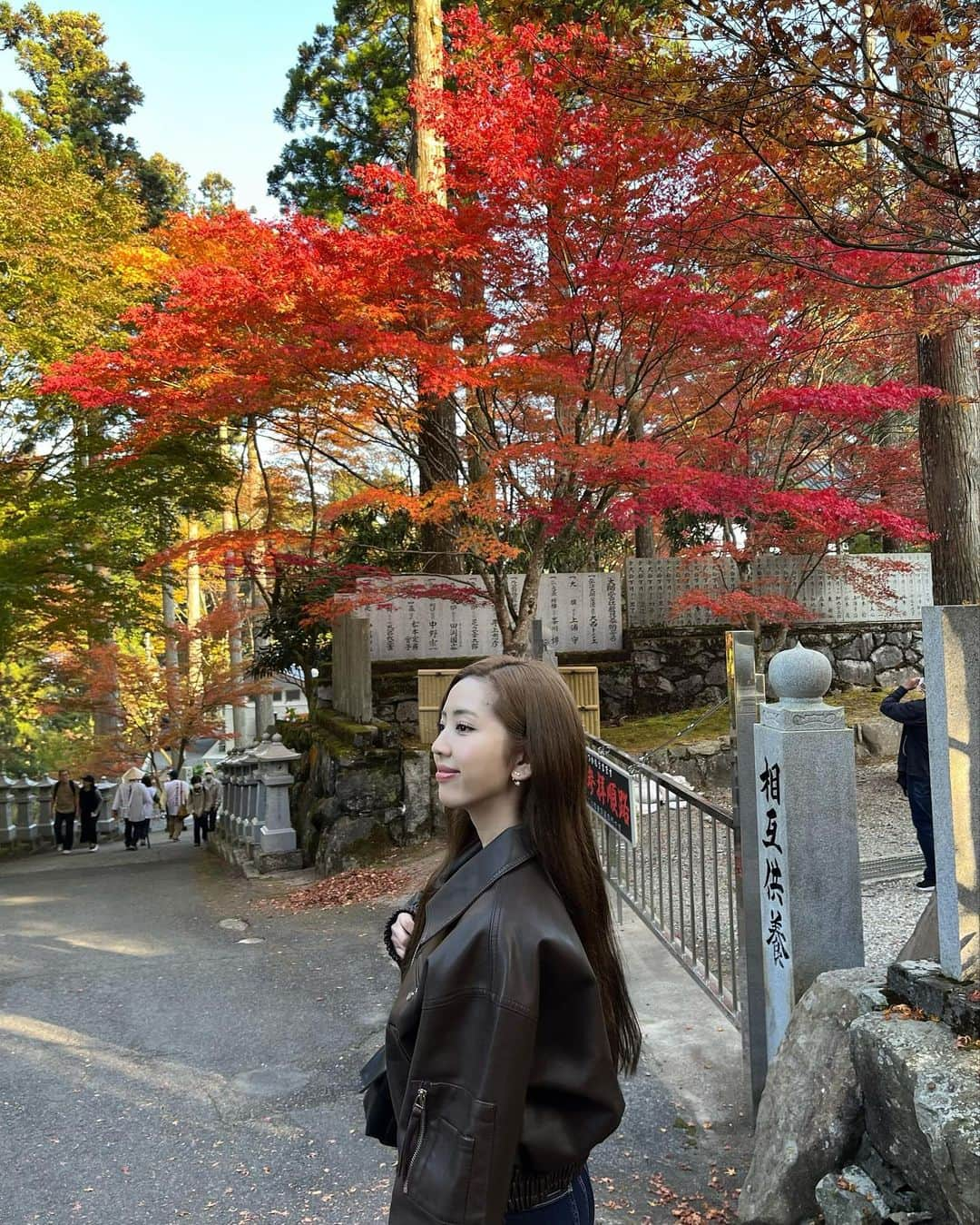 濵松里緒菜のインスタグラム：「紅葉を見に行ってきました🍁  綺麗だったな〜🫶🏻  #紅葉 #autumn #autumnleaves  #autumnvibes #秋 #紅葉2023」