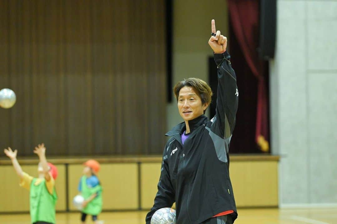 福西崇史さんのインスタグラム写真 - (福西崇史Instagram)「. FBMキッズ⚽️ 今回は、坂戸市の「アスクわかば保育園」✨ . みんなと一緒に楽しんできました⚽️ 元気いっぱい😍🤣 . #fbモーゲージ株式会社 #アスクわかば保育園 #女子栄養大学 #坂戸キャンパス #埼玉 #坂戸 #福西崇史 #三木萌子」11月8日 19時30分 - takashi_fukunishi