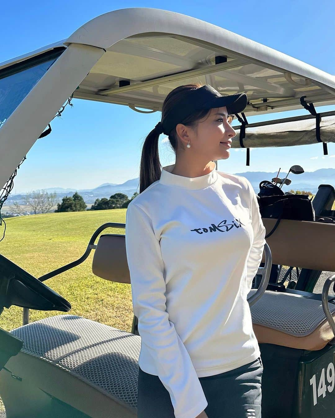 YUKAさんのインスタグラム写真 - (YUKAInstagram)「🏌️‍♀️🏌️‍♀️⛳️☀️  良いアングルがわかってきたよ！笑  wear @tomsix_official   #golf#golfwear#golfer#ゴルフコーデ#高尔夫球#福岡ゴルフ#九州ゴルファー#ゴルフウェア#ゴルフ女子#ゴルフ好き#ゴルフ好きな人と繋がりたい#チサンカントリークラブ遠賀」11月8日 19時34分 - yuka_golf_glam