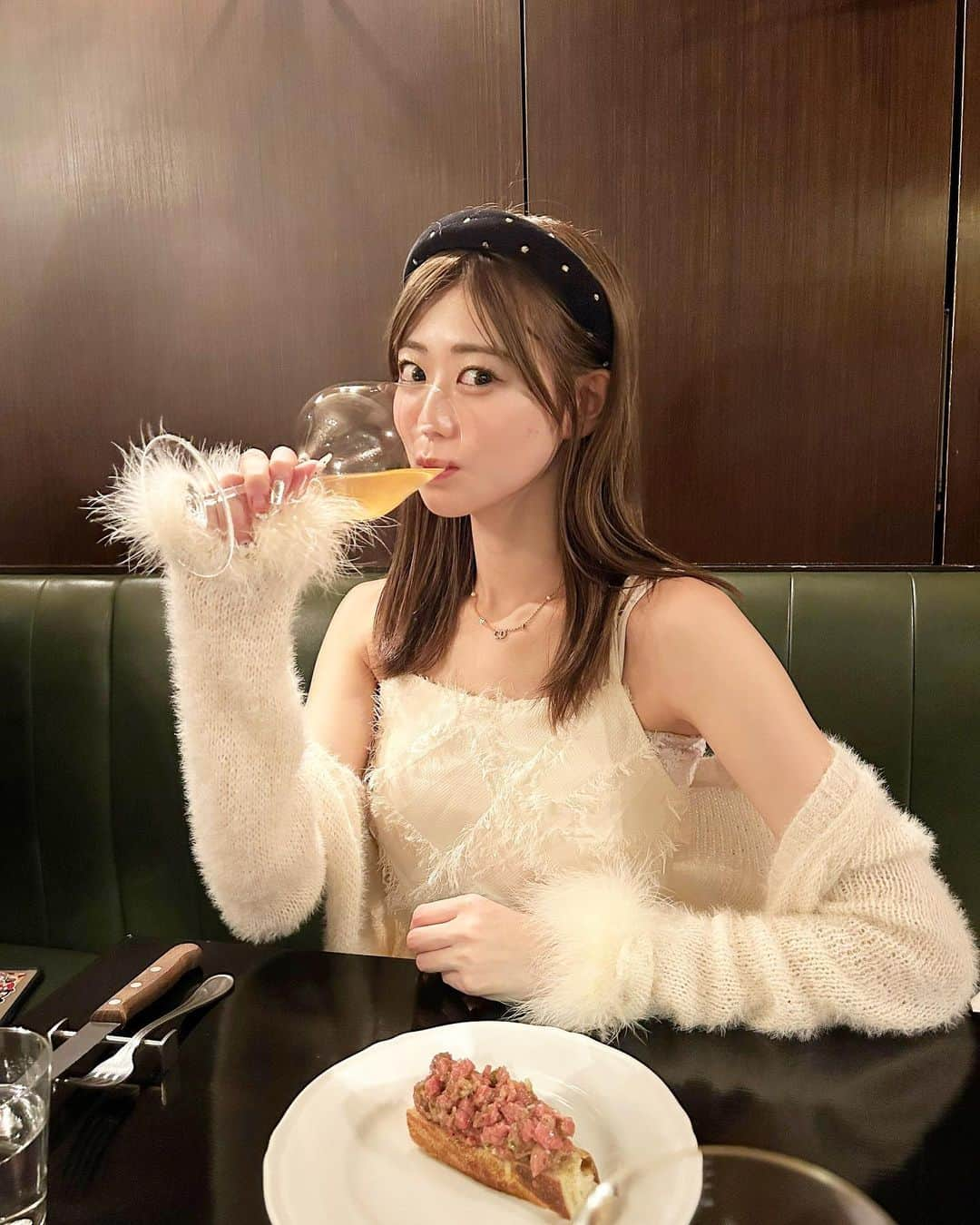 久木田菜々夏のインスタグラム：「イタリアンが食べたくて女子会した日🇮🇹🍷  どのご飯も美味しくてただひたすらに幸せすぎて贅沢だった💭  #イタリアン #lovat #カチューシャアレンジ」