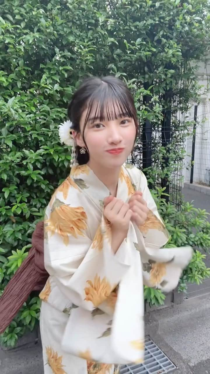 芹澤もあのインスタグラム：「もあが好きな屋台の食べ物なーんだ！🎇 ⁡ おなかすいたー！！！！ ⁡ #浴衣 #向日葵 #ヘアアレンジ #高校生#高校3年生 #ljk #jk3#06#ukka #芹澤もあ」