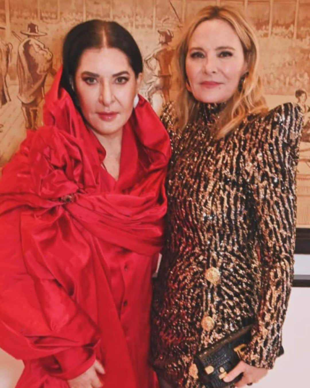 キム・キャトラルさんのインスタグラム写真 - (キム・キャトラルInstagram)「It was my great pleasure to honour and celebrate the extraordinary achievements of Marina Abramović @bazaaruk last night. 💋❤️ #marinaabramovic  #bazaarawards」11月8日 19時43分 - kimcattrall