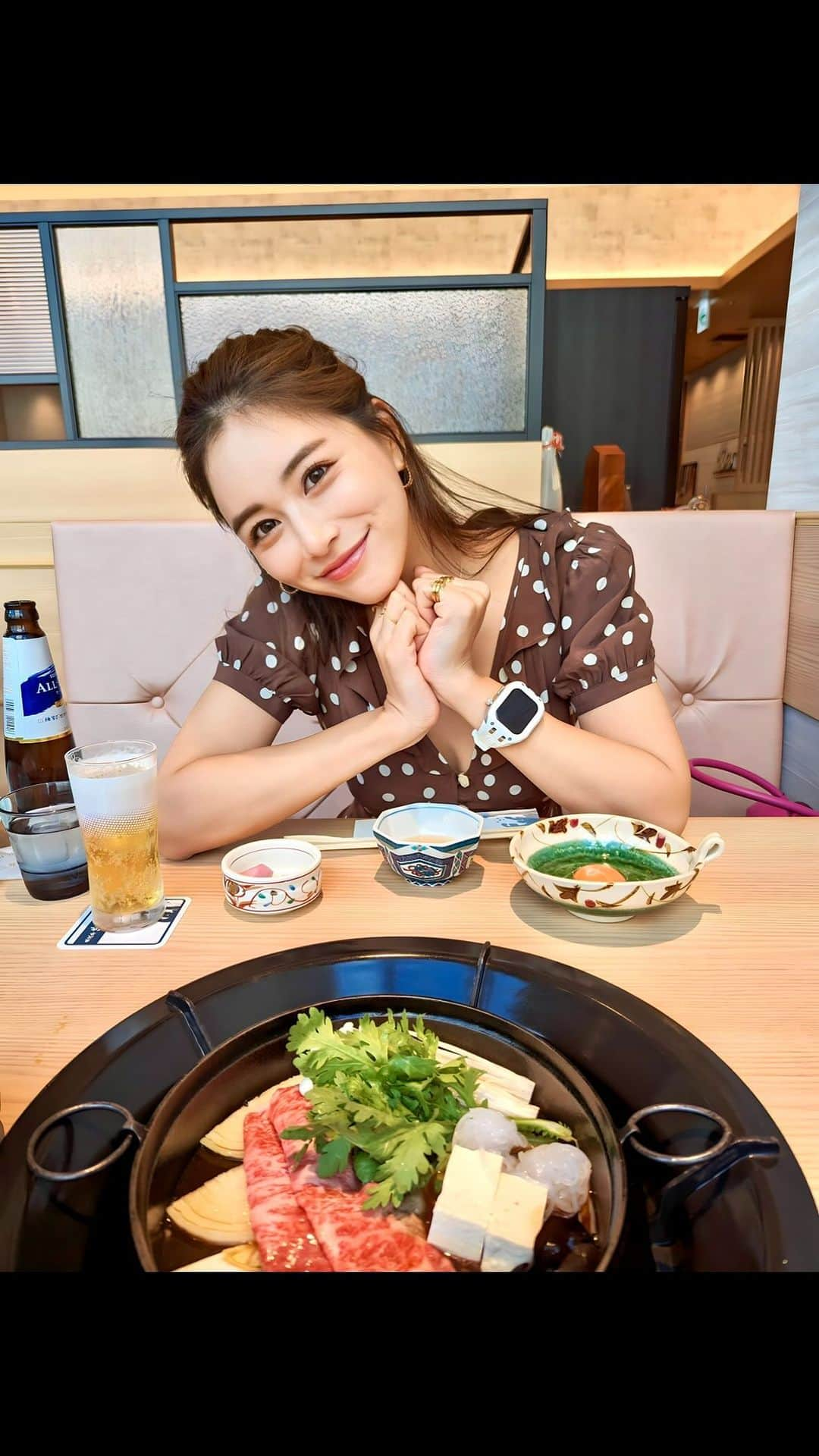 石井里奈のインスタグラム：「山形グルメ❤️ 山形といえば米澤牛🐮🥩 米澤牛専門店の登起波さんへ✨ . 創業明治27年の老舗👏 すき焼きの原点と称されるこのお店、ほんとに美味しくてお腹いっぱいだーと思ってたけどペロリと食べれた！ ここでも玉蒟蒻が入ってて山形を感じました❤️ . #山形グルメ #山形 #山形旅行 #すき焼き #sukiyaki #yamagata #登起波 #山形県 #肉 #肉好き #米沢牛 #肉スタグラム #グルメ #グルメ女子 #グルメ旅 #行くぜ東北」