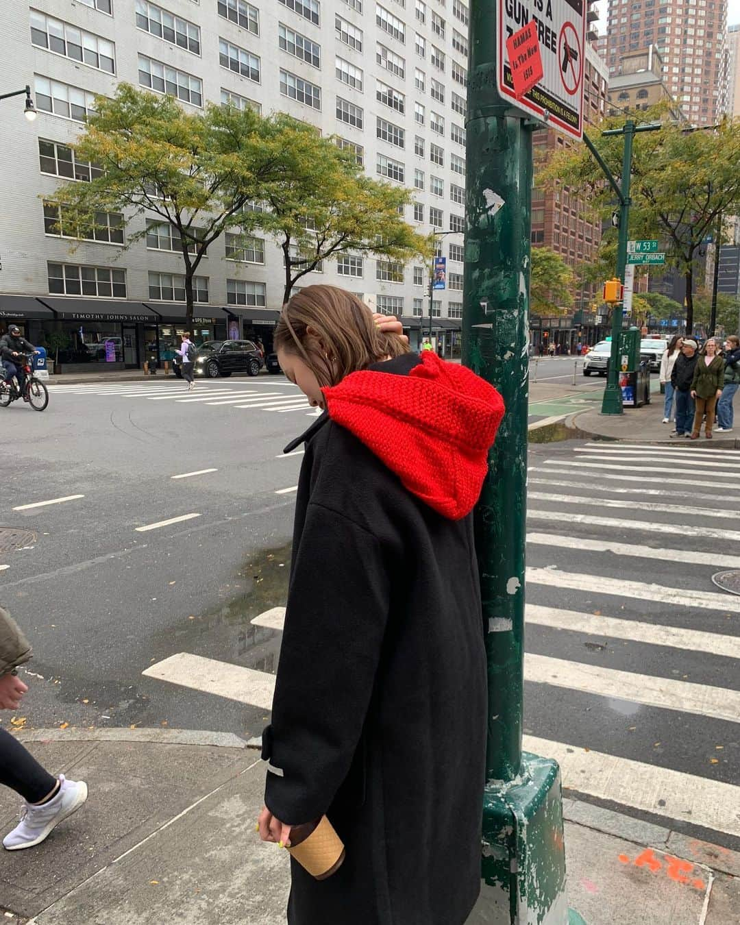 青木美緒さんのインスタグラム写真 - (青木美緒Instagram)「どこを切り取っても可愛いNY🍎🍎🗽 . 今年はロングコートが気分で、NYでも着た☺️🫶 (ストーリーでも好評だった🥹) やっと時差ボケも治って、少しだけ気持ちに余裕がようやくできた💭  #nugu_ny」11月8日 19時59分 - m_ooo