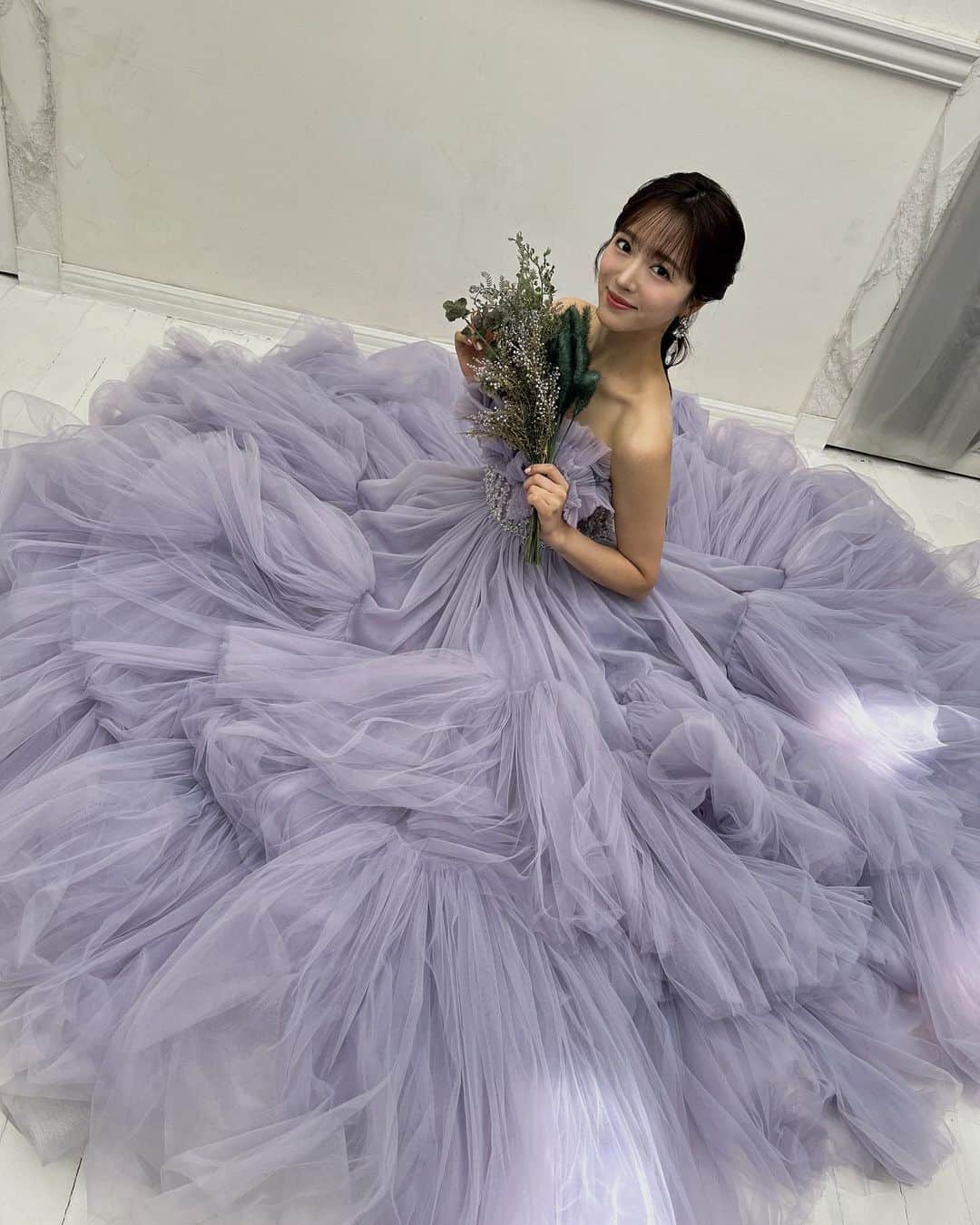 中山莉子さんのインスタグラム写真 - (中山莉子Instagram)「→ 素敵なドレスを着られて幸せでした！ またお仕事で着れたらいいな💐 ⁡ #ドレス」11月8日 19時54分 - nakayama_riko_official