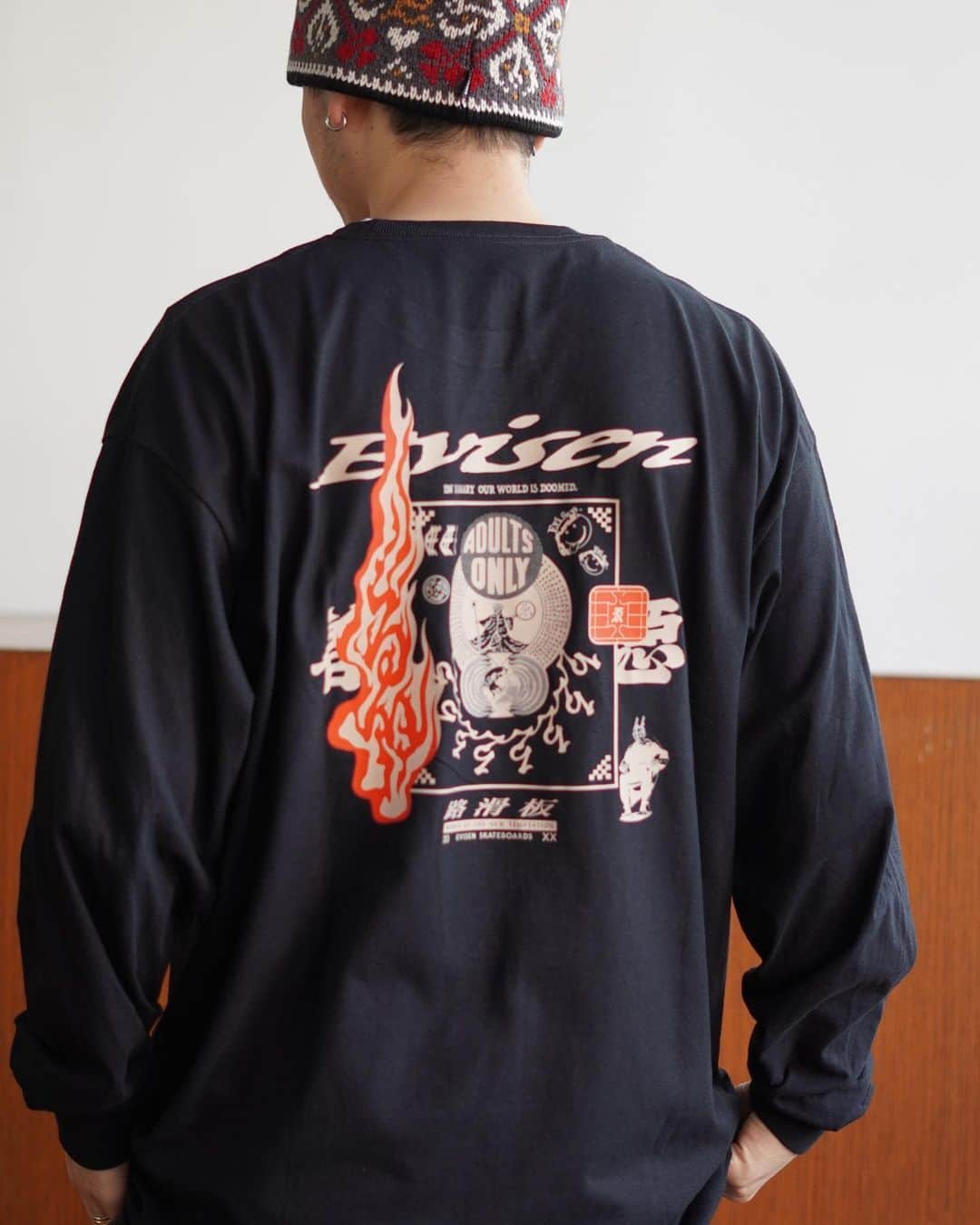 ARKのインスタグラム：「Evisen Skateboardsゑ  NEO ADULTS ONLY LS ￥7,150- (tax  in)  #evisenskateboards #evisen @arknets_official」