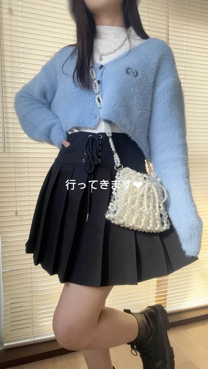 のインスタグラム：「knit outfit ☃️ @nemne_store   🌿【低身長サイズあり】モヘアライクボーダーニット price ：￥3,995（tax in） アイテム品番：NM1897 サイズ展開：S / M 販売日：11/13 （mon.）20:00- ※zozoのシステムの都合上、19:45-20:00で販売時間が前後する可能性があります。  #ootd #outfit #fyp  #着回しコーデ #おすすめ #韓国コーデ #秋冬コーデ #秋服 #nemne」