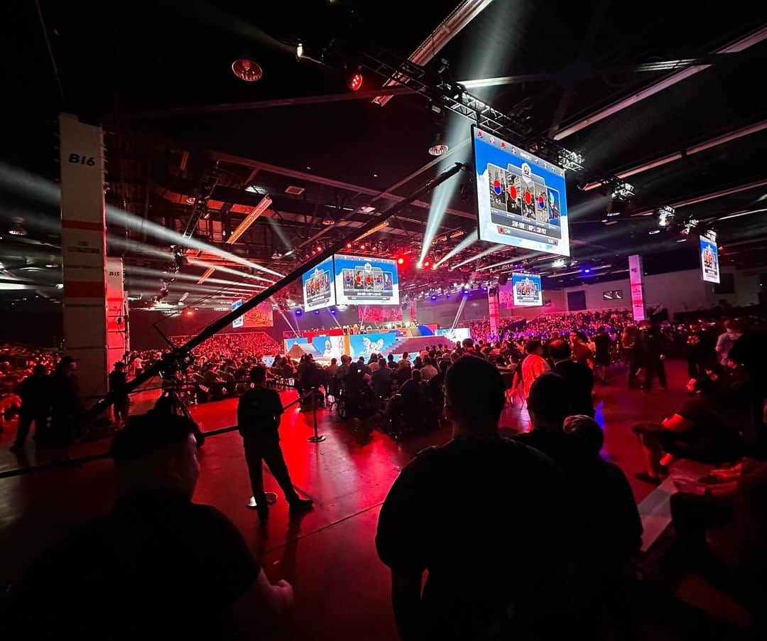 黒田瑞貴さんのインスタグラム写真 - (黒田瑞貴Instagram)「BlizzCon2023行ってきました！  新婚旅行はBlizzConが良いっていう、小さい頃からの夢が叶いました🇺🇸  #blizzard #blizzcon #blizzcon2023」11月8日 20時08分 - kurodamizuki_