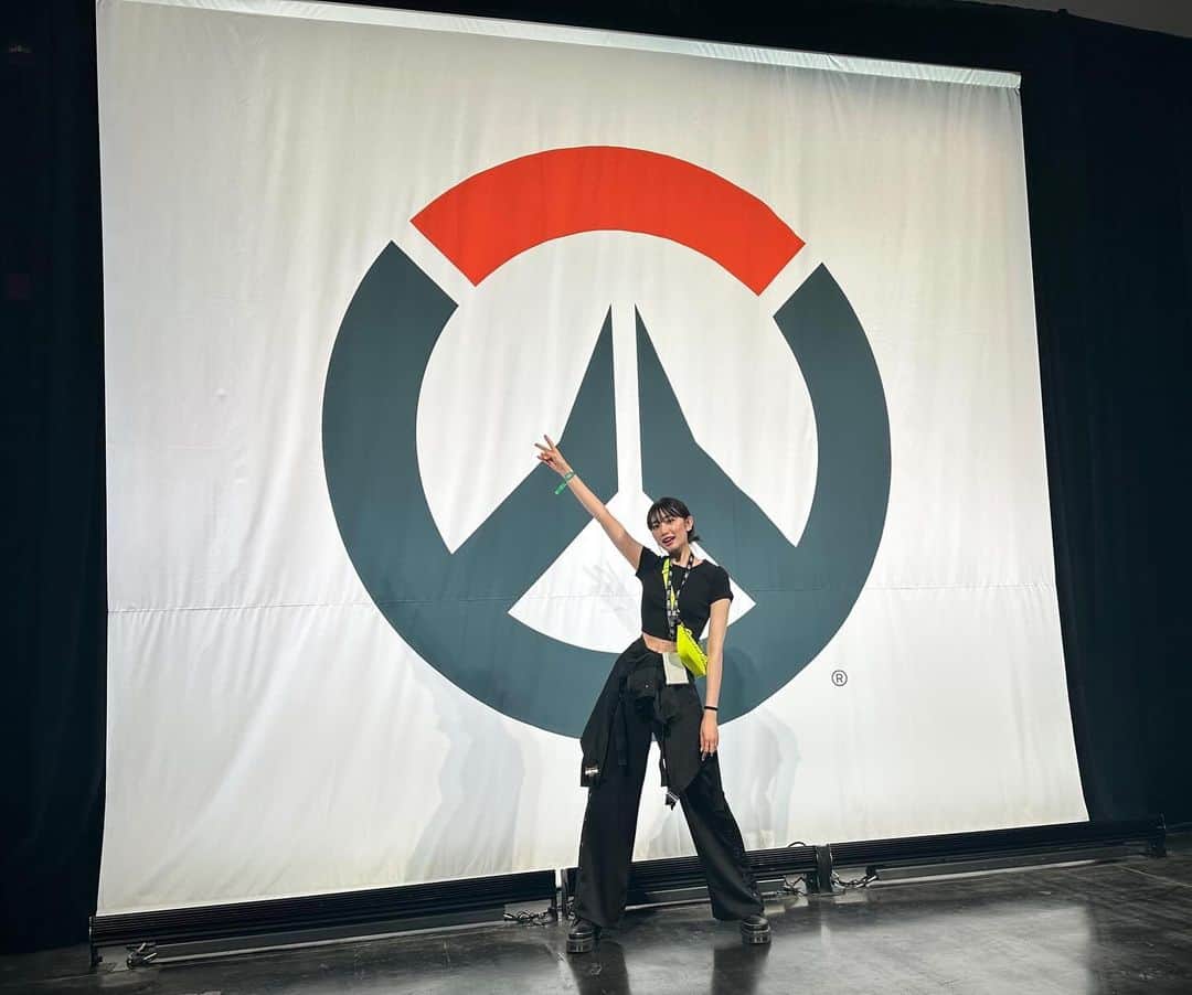 黒田瑞貴さんのインスタグラム写真 - (黒田瑞貴Instagram)「BlizzCon2023行ってきました！  新婚旅行はBlizzConが良いっていう、小さい頃からの夢が叶いました🇺🇸  #blizzard #blizzcon #blizzcon2023」11月8日 20時08分 - kurodamizuki_