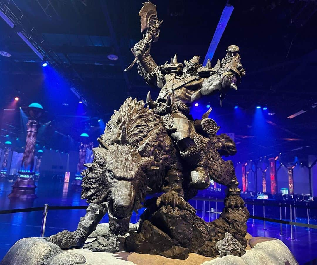 黒田瑞貴さんのインスタグラム写真 - (黒田瑞貴Instagram)「BlizzCon2023行ってきました！  新婚旅行はBlizzConが良いっていう、小さい頃からの夢が叶いました🇺🇸  #blizzard #blizzcon #blizzcon2023」11月8日 20時08分 - kurodamizuki_