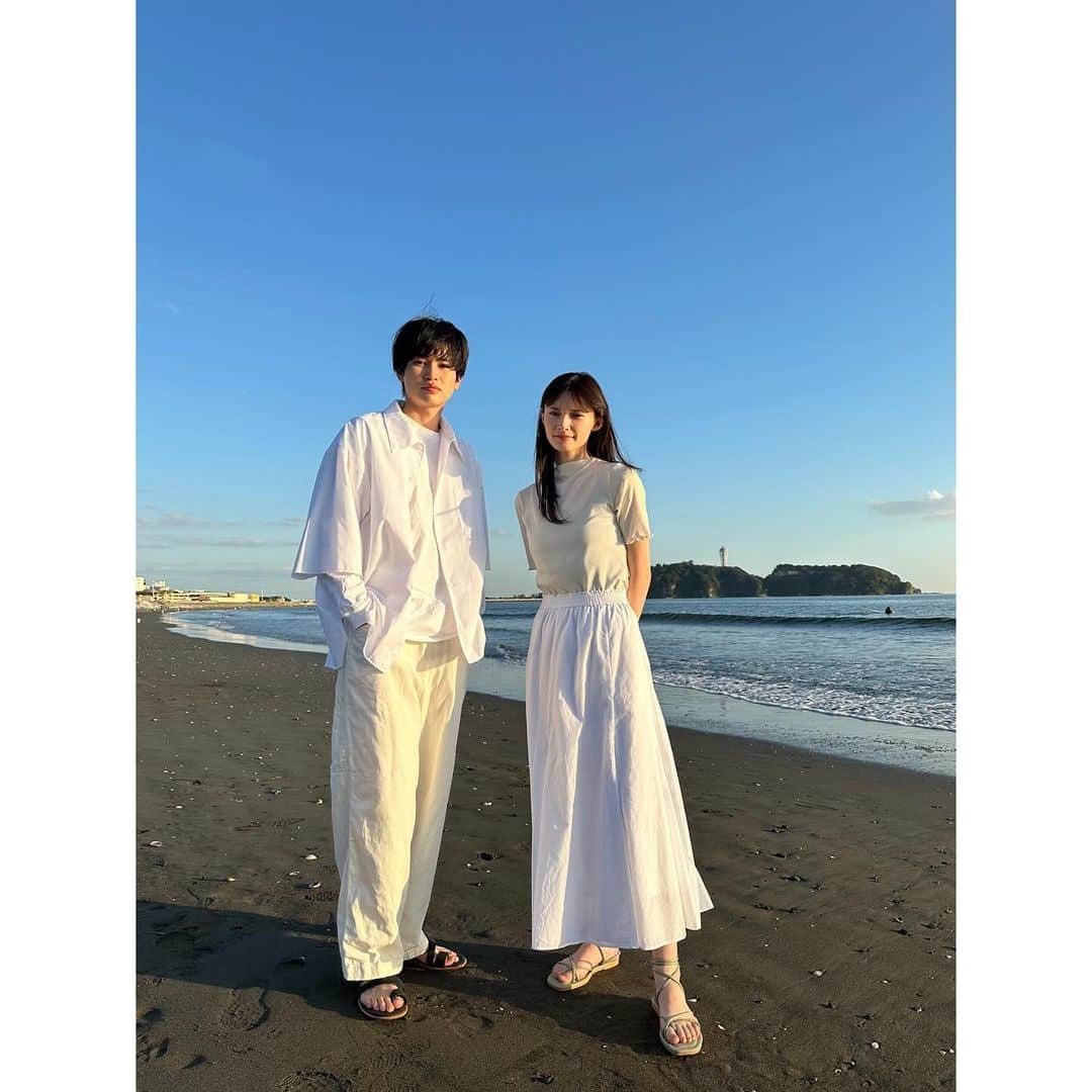 西垣匠さんのインスタグラム写真 - (西垣匠Instagram)「🌅🚥 ⁡ 「リュックと添い寝ごはん」さんの新曲 『恋をして』のMVに出演します。 ⁡ とても可愛らしく、まっすぐな恋心を歌った曲です。 ⁡ 西垣は爆走しております。 あと入水もしてます。 ⁡ 11\15(水)の0時にYouTubeにてプレミア公開がされるので、ぜひお楽しみに！ ⁡ 同じ事務所の青島心さんと✌️」11月8日 20時14分 - sho_nishigaki_official