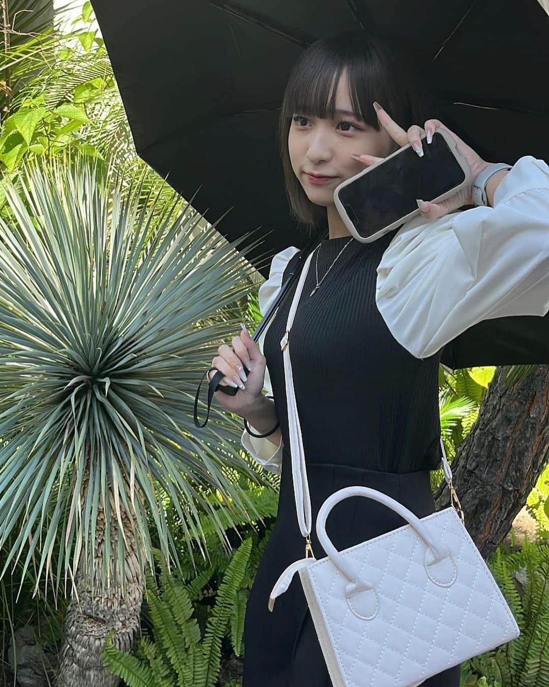 佐藤ひなたさんのインスタグラム写真 - (佐藤ひなたInstagram)「・ ・ 本日11月8日で  17歳 になりました！！🐰🌻  お祝いメッセージ等ありがとうございます💗  17歳はたくさんの人に見つけてもらえるように、 そして更にたくさんの事に挑戦して 成長できるように頑張ります‼︎  ちなみに､17歳になった今日はお休みで… 10時間ぐっすり寝てました꒪꒫꒪) 昨日寝たの遅かったけど、 ここまで寝たの久しぶりでビックリした〜🐾  これからもどうぞよろしくです♪  #生誕 #佐藤ひなた生誕祭  #お誕生日 #誕生日 #Birthday #17歳 #華のセブンティーン  #みんな #大好きだよ 〜💕 #佐藤ひなた #ひな #06 #ひなdays」11月8日 20時32分 - hinata_sato_official