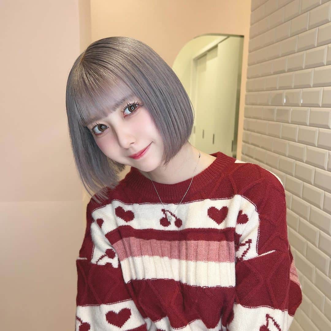 ちなぴぴのインスタグラム：「にゅー髪の毛でちゅー❄️」