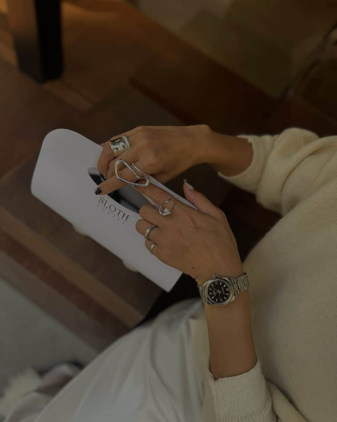 Erikaさんのインスタグラム写真 - (ErikaInstagram)「New accessory  @nothingandothers   どれも可愛すぎる リング 🩶  人差し指の、褒められる〜🫶  #accessory#silverjewelry」11月8日 20時42分 - 911erika