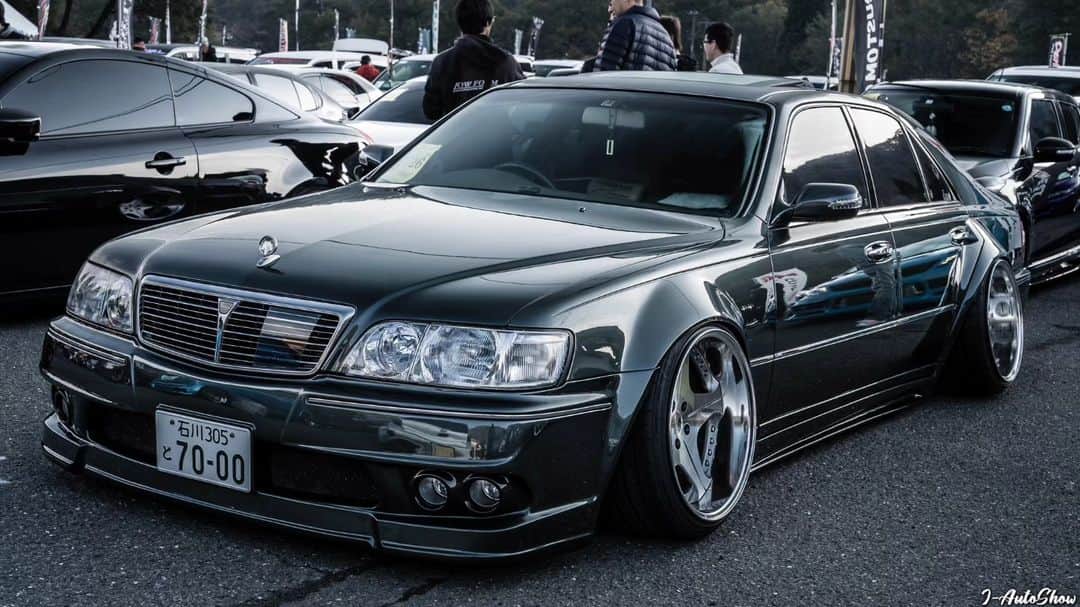 のインスタグラム：「#JAutoShow #SONYFX3 #carphotographer #shakotan #dsu杯 #DSU #dsu2023 #vipcar #VIPSEDAN #vipstyle #vipjapan #sedanmafia #sedanmafia #vipjapan #carphoto #carpics #dsu23 #50mmf12gm #愛車撮影 #33シーマ #Y33 #y33cima #シーマ」