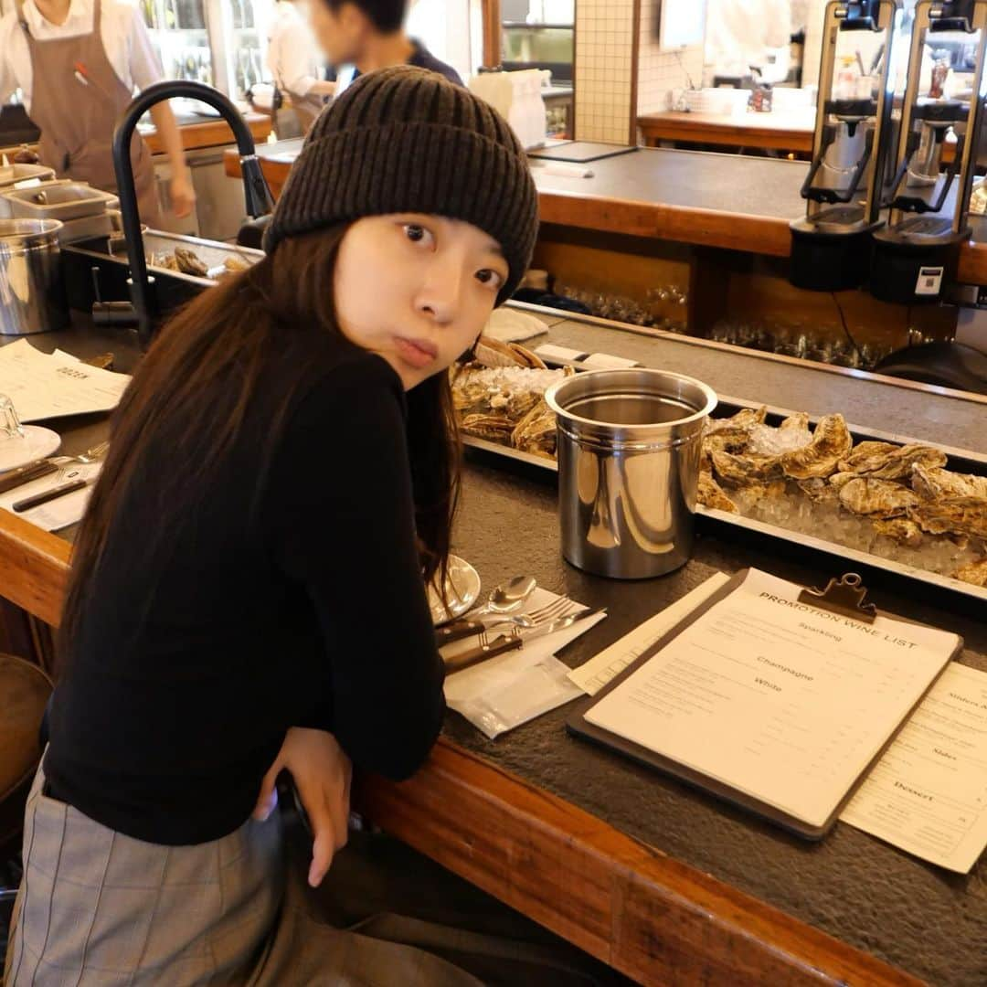 チョ・アヨンのインスタグラム：「아마도 제일 좋아하는 음식🦪  #oysters」