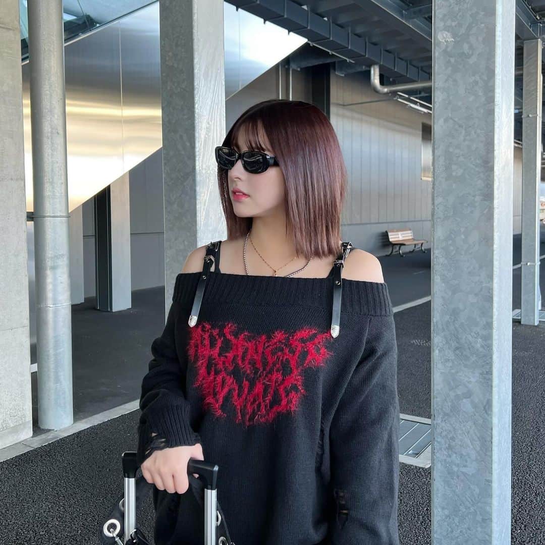 関さくらのインスタグラム：「空港ファッション✈️‎🤍」