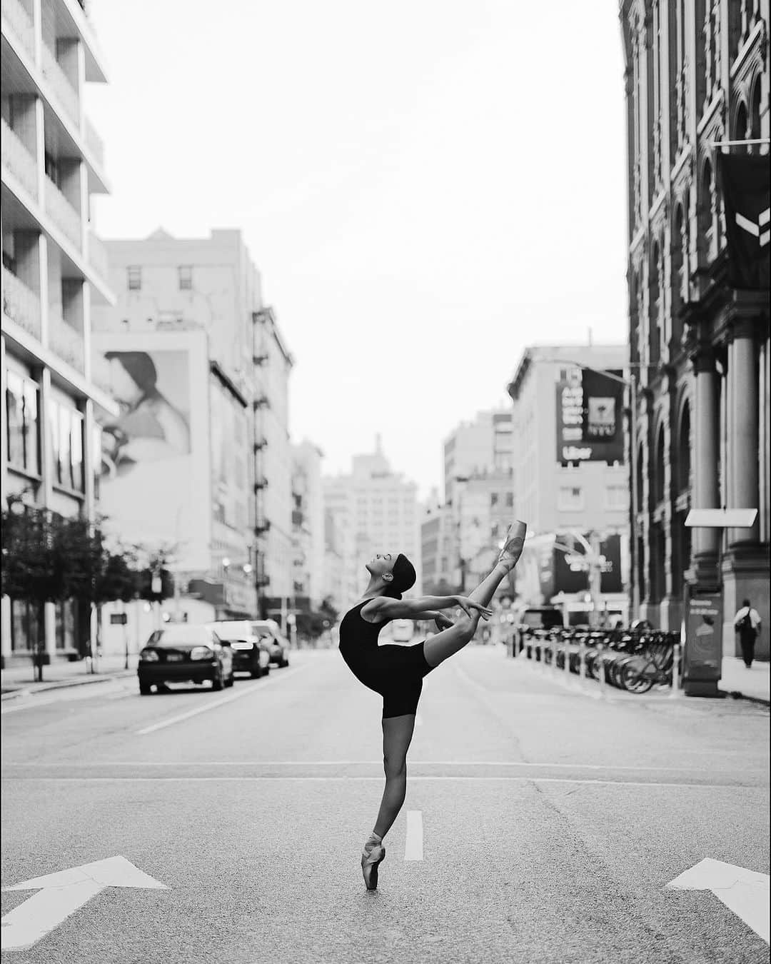 ballerina projectさんのインスタグラム写真 - (ballerina projectInstagram)「𝐒𝐲𝐝𝐧𝐞𝐲 𝐃𝐨𝐥𝐚𝐧 in Soho. 🚖🩰🏙️  @sydney.dolan #sydneydolan #ballerinaproject #ballerina #ballet #newyorkcity #soho #lafayette #dance   Ballerina Project 𝗹𝗮𝗿𝗴𝗲 𝗳𝗼𝗿𝗺𝗮𝘁 𝗹𝗶𝗺𝗶𝘁𝗲𝗱 𝗲𝗱𝘁𝗶𝗼𝗻 𝗽𝗿𝗶𝗻𝘁𝘀 and 𝗜𝗻𝘀𝘁𝗮𝘅 𝗰𝗼𝗹𝗹𝗲𝗰𝘁𝗶𝗼𝗻𝘀 on sale in our Etsy store. Link is located in our bio.  𝙎𝙪𝙗𝙨𝙘𝙧𝙞𝙗𝙚 to the 𝐁𝐚𝐥𝐥𝐞𝐫𝐢𝐧𝐚 𝐏𝐫𝐨𝐣𝐞𝐜𝐭 on Instagram to have access to exclusive and never seen before content. 🩰」11月8日 20時48分 - ballerinaproject_