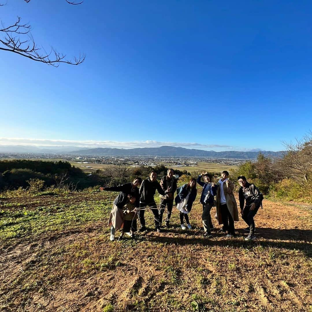 富永美樹さんのインスタグラム写真 - (富永美樹Instagram)「今日は朝から都内で収録の後、環境省の仕事で#福島 に来てます #青空 #里山 #里山の風景  #自然共生サイト  #自然共生サイト広報大使  #30by30  #環境省  #環境省森里川海アンバサダー」11月8日 20時59分 - miki.tominaga.official