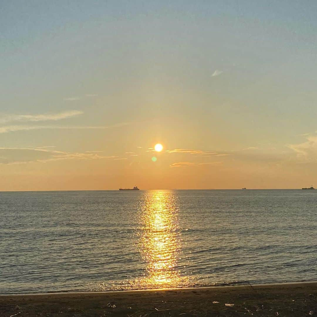 小尾渚沙さんのインスタグラム写真 - (小尾渚沙Instagram)「【お知らせ🌴】  千葉県誕生150周年を記念し、11月12日(日)に館山市でパレードが行われるのですが、当日司会をつとめさせて頂きます🎤❤️  小さい頃から家族で毎年行っていた、大好きな館山🌴  北条海岸、館山カントリークラブに、 ステキな温泉ホテル…🌴💕  数えきれないほどの思い出が沢山詰まっている館山でのイベントに携わらせて頂けて、とても嬉しいです🥰✨  『館山チアアップ・千葉県誕生150周年記念パレード』 12:30からパレードスタートです❣️ コース：館山駅西口交差点付近～八幡海岸交差点付近  パレードが始まる前にセレモニーもあります🎤 ぜひ皆さま遊びに来て下さ〜い🌴✨  （写真は全て館山での想い出です🤤❤️）  #館山 #館山カントリークラブ #沖ノ島 #千葉県館山市  #千葉市出身 #千葉ドライブ #海 #夏の思い出 #ゴルフ  #ゴルフ女子 #南房総 #フリーアナウンサー #小尾渚沙」11月8日 20時53分 - obi_nagisa