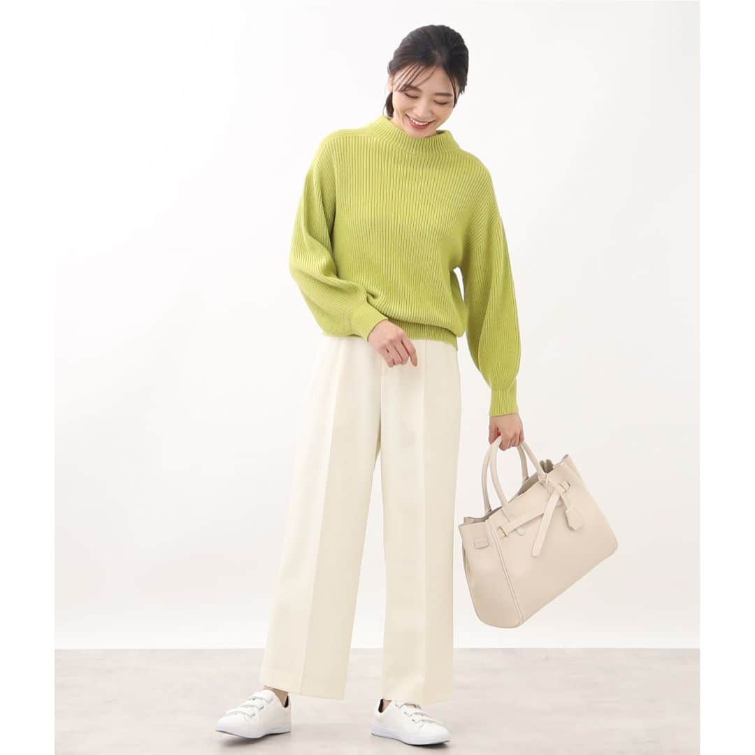 Reflect リフレクトさんのインスタグラム写真 - (Reflect リフレクトInstagram)「｜Color Coordinate｜  暗い色になりがちな冬コーデを カラーニットで明るく華やかなスタイリングに。  クリーンで明るい印象に仕上がる『グリーン』を使った コーデをご紹介します。  - 商品詳細 - ジャガード柄ニットプルオーバー No.101-17533｜¥15,950(taxin)  プチハイネックリブニット No.101-17575｜¥15,950(taxin)  スタンドネックニット No.101-17570｜¥15,950(taxin)  ボートネック変形ケーブルニット No.101-17531｜¥15,950(taxin)  ▼プロフィール@reflect_kobe_officialより、 公式サイトページにリンク頂けます。  #reflect #リフレクト」11月8日 21時00分 - reflect_kobe_official