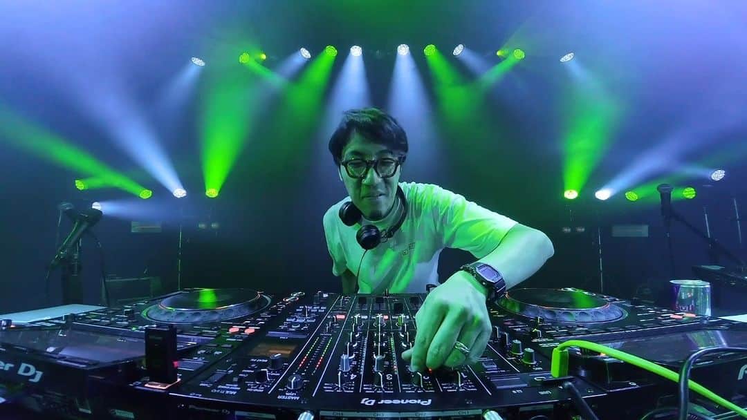 tofubeatsのインスタグラム：「HIHATT 8TH ANNIVERSARYでのtofubeatsのDJが11/10の22時よりHIAHTTのYouTube channelにて公開されます。メジャーデビュー10周年イベントを控えた前哨戦の模様です。ぜひどうぞ。  tofubeats - I Believe in You (CHERRYBOY FUNCTION REMIX)  https://youtu.be/elkmnnTLP74?si=YCYDc2exmQVsB63c」