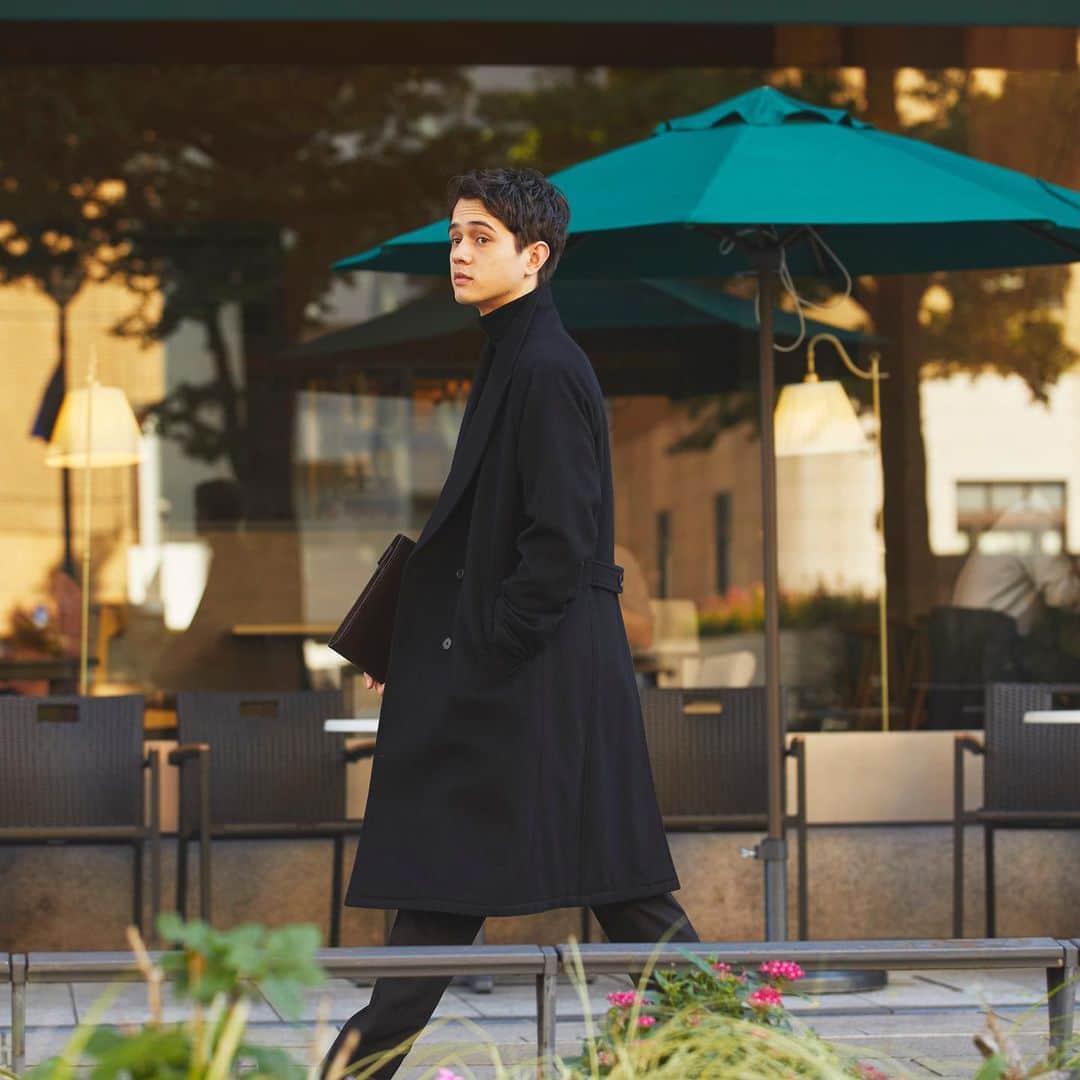SUIT SELECT スーツセレクトのインスタグラム：「【RE:NEWOOL COAT】 セーターなどの衣類を繊維に戻してからコートにしたRE:NEWOOLのコート。 起毛感のあるダブルチェスターでセミタイトなシルエット。 サラッと羽織ってサマになる一着。 ・ COAT ¥31,900 ・ ・ ・ #suit #スーツ #suitselect #スーツセレクト #スーツのある日常 #leo  ・ #ビジネス #メンズ #メンズファッション #メンズコーデ #メンズコート #秋冬 #新作 #コート ・  #business #fashion #ootd #outfit #mens #mensfashion #menscode #menswear #2023aw #aw #autumn #winter #newarrival #newnormal #coat #dailycoat」