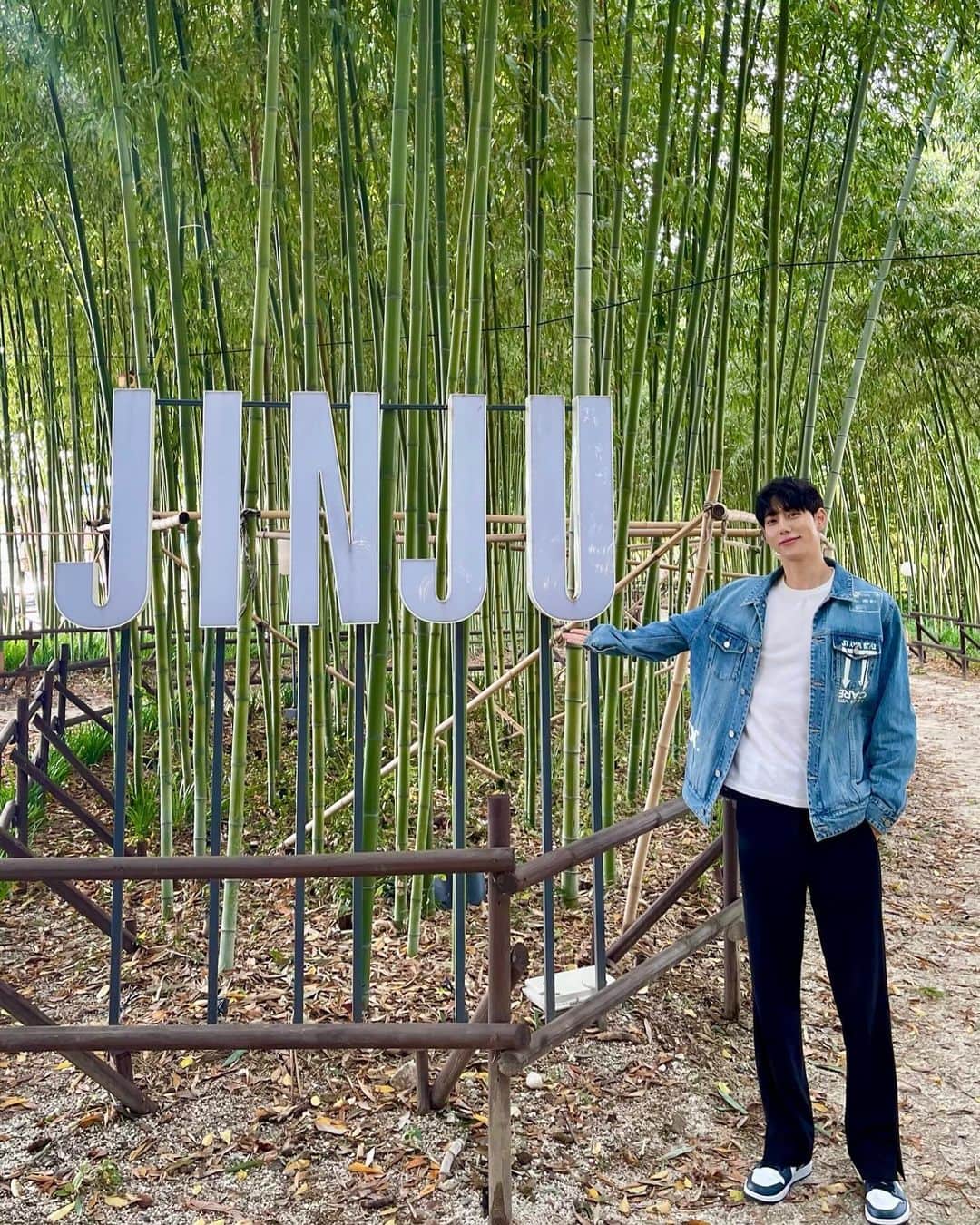 チン・ジュヒョンのインスタグラム：「촬영 때문에 처음 와본 #진주」
