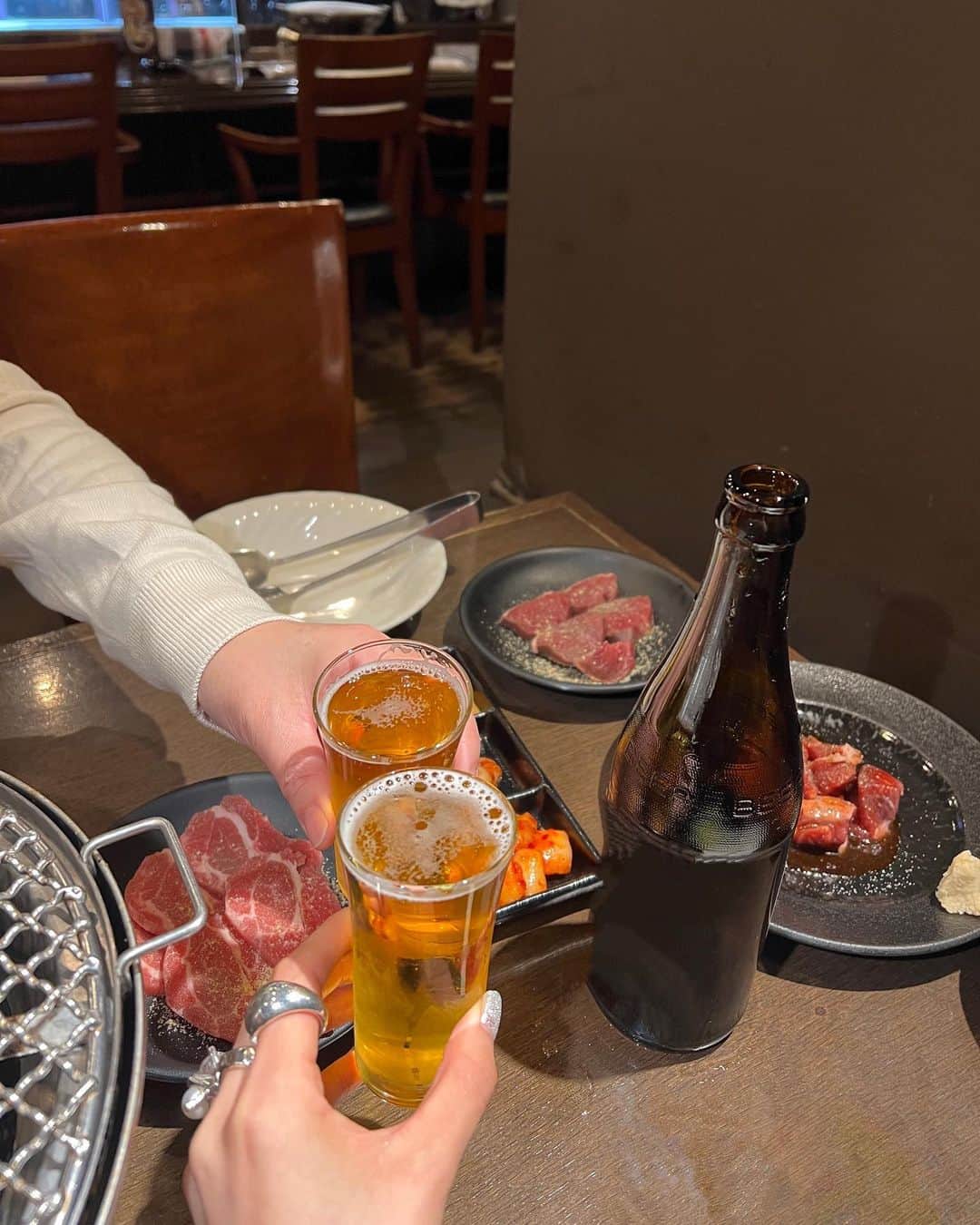 上西星来さんのインスタグラム写真 - (上西星来Instagram)「札幌コレクション終わり、母と少しだけ札幌観光へ🍣食と温泉の旅♨️  百名店を見つけるとすぐ行ってしまう🔍  ジンギスカンを食べに　#たいはーら　へ🍖 (最近飲めるようになったビールで母と乾杯🍻) お鮨を食べに　#鮨やしろ　へ🍣 カレーを食べに　#onsen食堂  へ🍛」11月8日 21時15分 - seira_jonishi_tpd