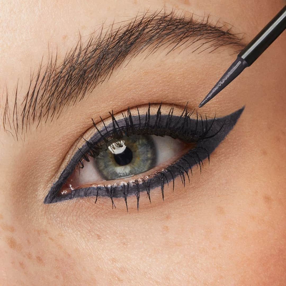 KIKO MILANOさんのインスタグラム写真 - (KIKO MILANOInstagram)「Ready for the ultimate eye transformation? ✨ Join us in creating this stunning #eyelook with three essential #KIKOCrazy90s goodies! GTL with:⁣ ⁣⁣Intense Liquid Eyeliner 03 -  Comb & Define Eyebrow Mascara 04 - Volume & Length Effect Mascara⁣ ⁣ #KIKOEyes #eyelinerlook #wingedliner #colouredeyeliner #makeupinspo」11月8日 21時35分 - kikomilano