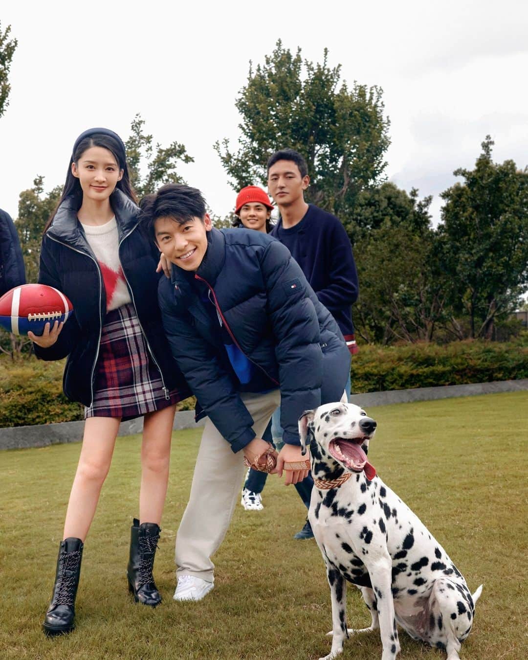 Tommy Hilfigerのインスタグラム：「Layer up with @kuanghanhsu and @liqin_qqin. #PufferSeason」
