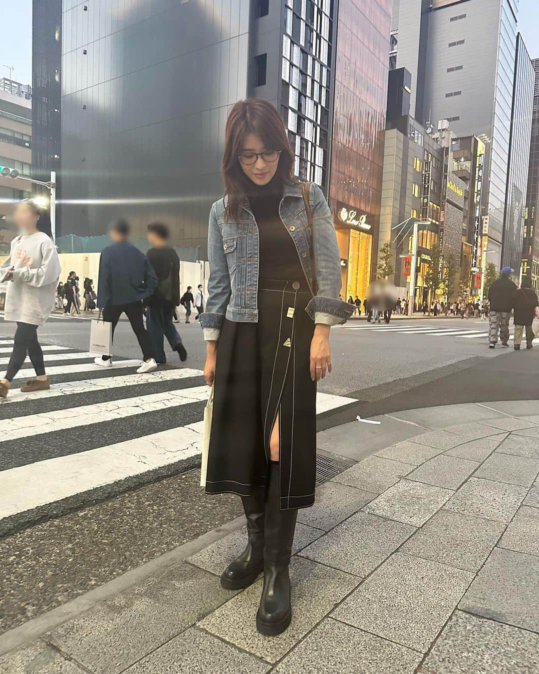 郡司恭子さんのインスタグラム写真 - (郡司恭子Instagram)「* お仕事終わりに銀座に行ったら ホコテンでした…🚶‍♀️☀️  母がこのコーデいいね👌って 褒めてくれたので、記録します✔︎笑  欲しいバッグを買おうか悩んで 決断できずに帰宅しました😂  ファッションの秋🍂 どんなものお買い物しようかな🫣✨  #someday #銀座 #歩行者天国 #ほこてん  #お仕事 #お仕事コーデ #私服 #出勤服 #今日の服装  #日本テレビ #日本テレビアナウンサー #アナウンサー #郡司恭子」11月8日 21時30分 - kyoko_gunji