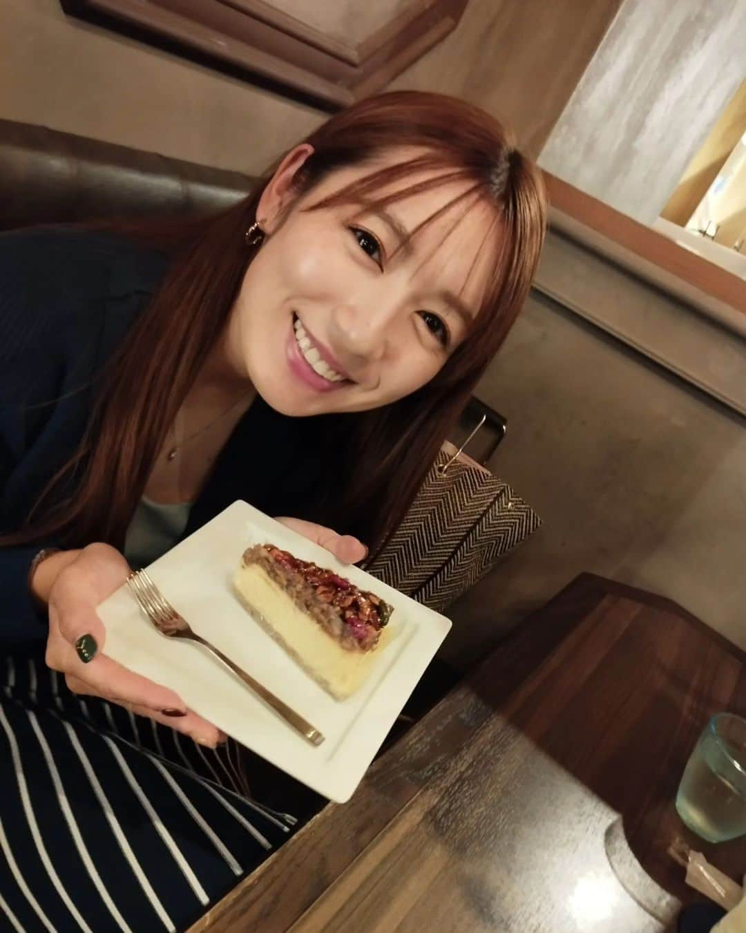 才木玲佳のインスタグラム：「sugar charge with cheesecake🤤💓 happy!happy!happy!✨✨✨」