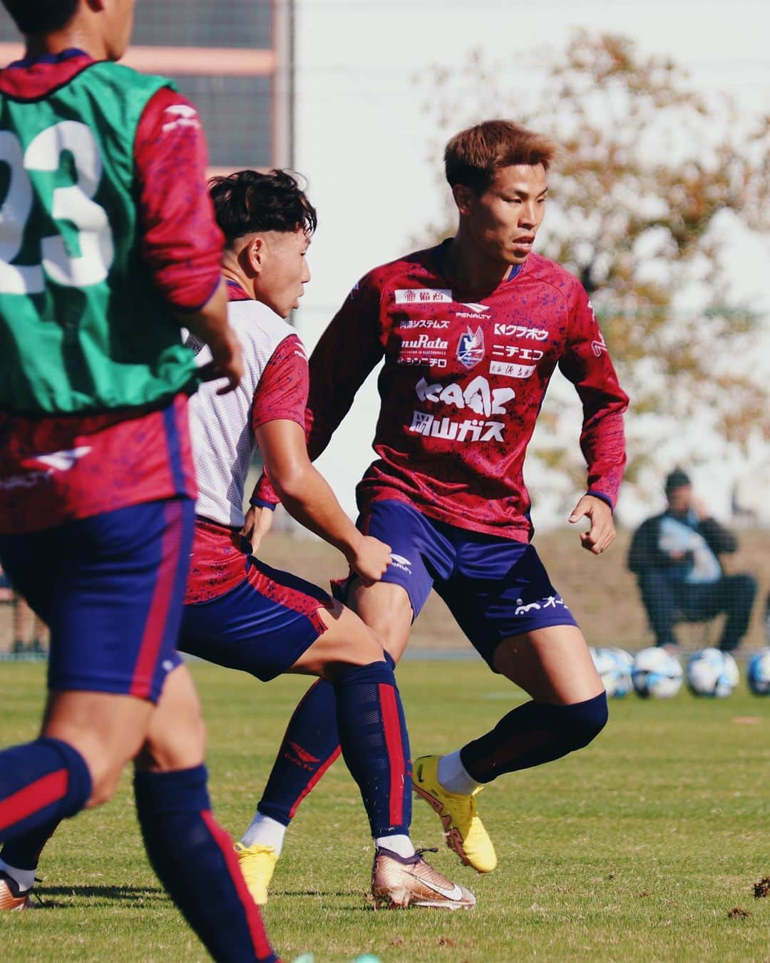 ファジアーノ岡山さんのインスタグラム写真 - (ファジアーノ岡山Instagram)「💙❤️  #2023JLeague  #ファジアーノ岡山 #fagianookayama #fagiano #okayama #岡山 #🍑 #🍡 #Jリーグ #jleague #J2  #DAZN #2023 #サッカー #football  #⚽️」11月8日 21時38分 - fagianookayama