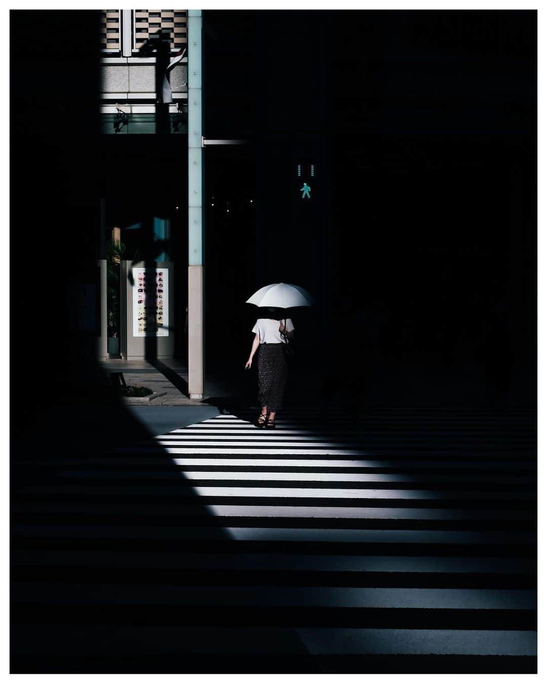 のインスタグラム：「Tokyo 🔦 August 2021  📕My photo book - worldwide shipping daily - 🖥 Lightroom presets ▶▶Link in bio  #USETSU #USETSUpresets #TakashiYasui #SPiCollective #filmic_streets #ASPfeatures #photocinematica #STREETGRAMMERS #street_storytelling #bcncollective #ifyouleave #sublimestreet #streetfinder #timeless_streets #MadeWithLightroom #worldviewmag #hellofrom #reco_ig」