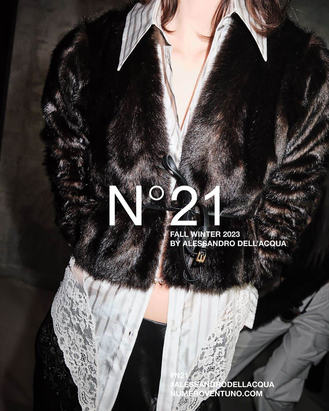 ヌメロ ヴェントゥーノのインスタグラム：「N21 FALL-WINTER 2023 BY ALESSANDRO DELL’ACQUA.  #N21FallWinter23 #N21 by #AlessandroDellAcqua」