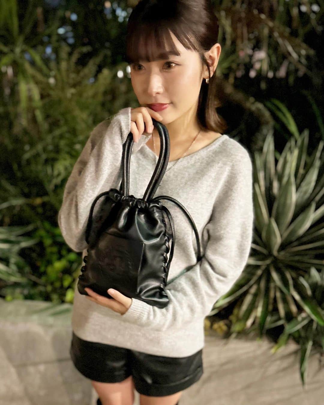 鈴瀬まりあさんのインスタグラム写真 - (鈴瀬まりあInstagram)「最近愛用してるBAG🎀 可愛くて使いやすくてちょ~お気に入り🫶🏻 オススメ🪄🖤」11月8日 21時58分 - suzusemaria