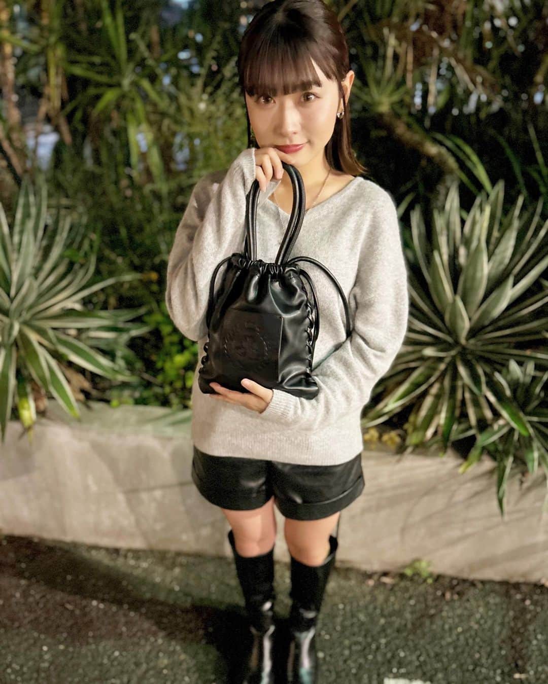 鈴瀬まりあさんのインスタグラム写真 - (鈴瀬まりあInstagram)「最近愛用してるBAG🎀 可愛くて使いやすくてちょ~お気に入り🫶🏻 オススメ🪄🖤」11月8日 21時58分 - suzusemaria