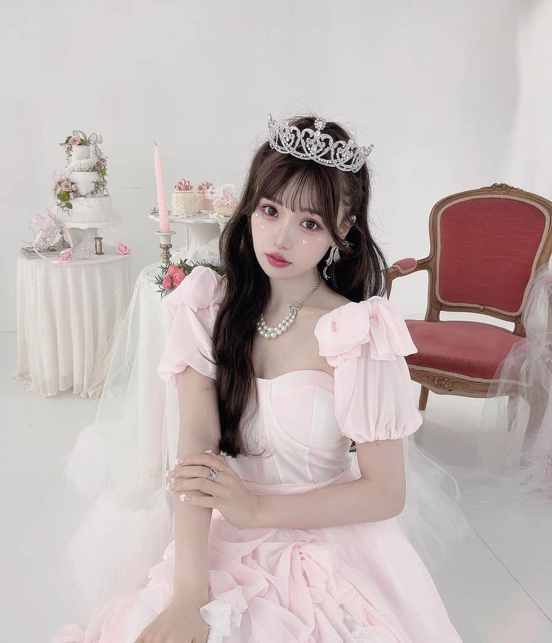古澤里紗のインスタグラム：「23歳になりました✊🏻''  . . .  23歳は、新しい自分をもっと見てもらう一年にしたいです！！  22のときよりももっともーーと みんなのことメロメロにするぞーー  . . .」