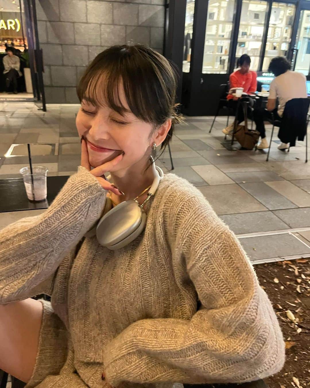 吉田南歩のインスタグラム：「よるかふぇ〜☕️ 3年前とかに買ったzaraのセットアップ いまだに着ちゃう😇👊 ㅤㅤㅤㅤㅤㅤㅤㅤㅤㅤㅤㅤㅤ お気に入りのずっと着ちゃうの ちょとやめたいところ🫸🫷 ㅤㅤㅤㅤㅤㅤㅤㅤㅤㅤㅤㅤㅤ #ななほコーデ #zara #zaraコーデ」