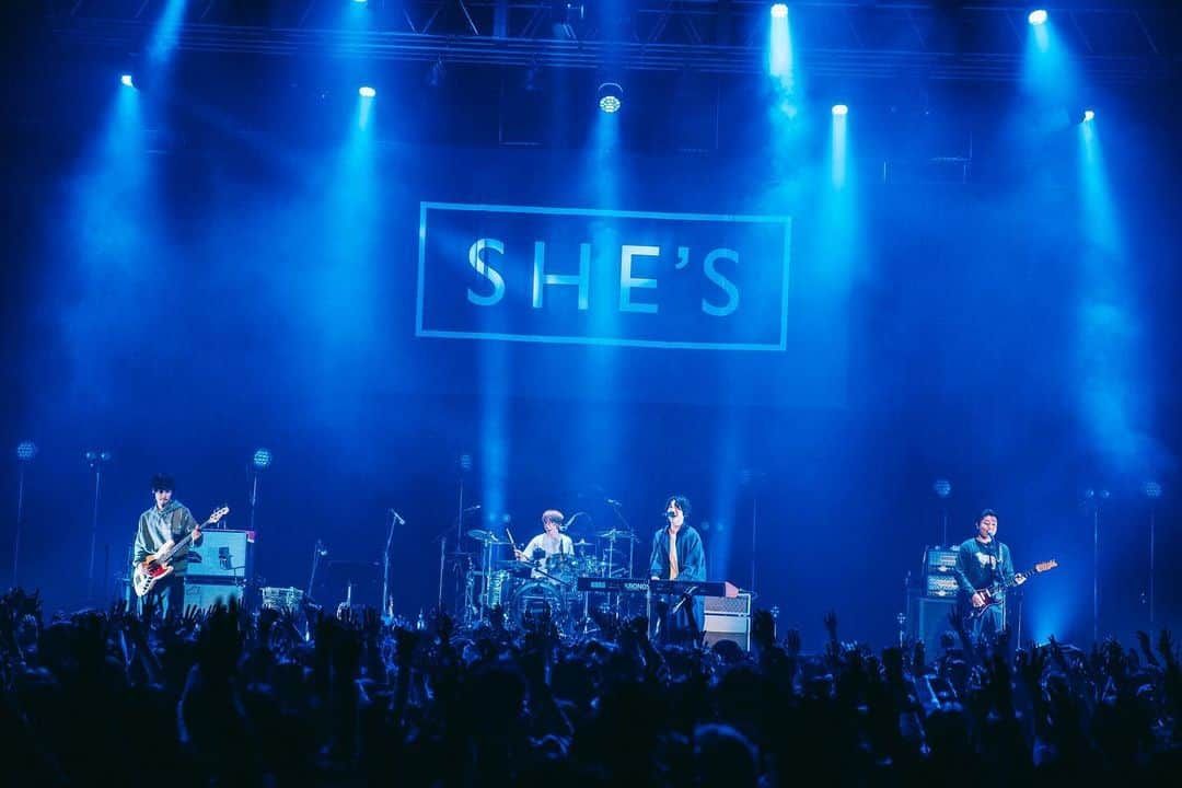 SHE'Sさんのインスタグラム写真 - (SHE'SInstagram)「2023.11.8(Wed) 「SHE’S Tour 2023 “Shepherd”」 Zepp Haneda  みなさんの声と手拍子で忘れられない夜になりました。 ありがとうございました！  写真の無断使用・転載禁止 photo by @tamaishingo22  #SHE_S #SHE_S_Shepherd」11月8日 22時27分 - she_s_official