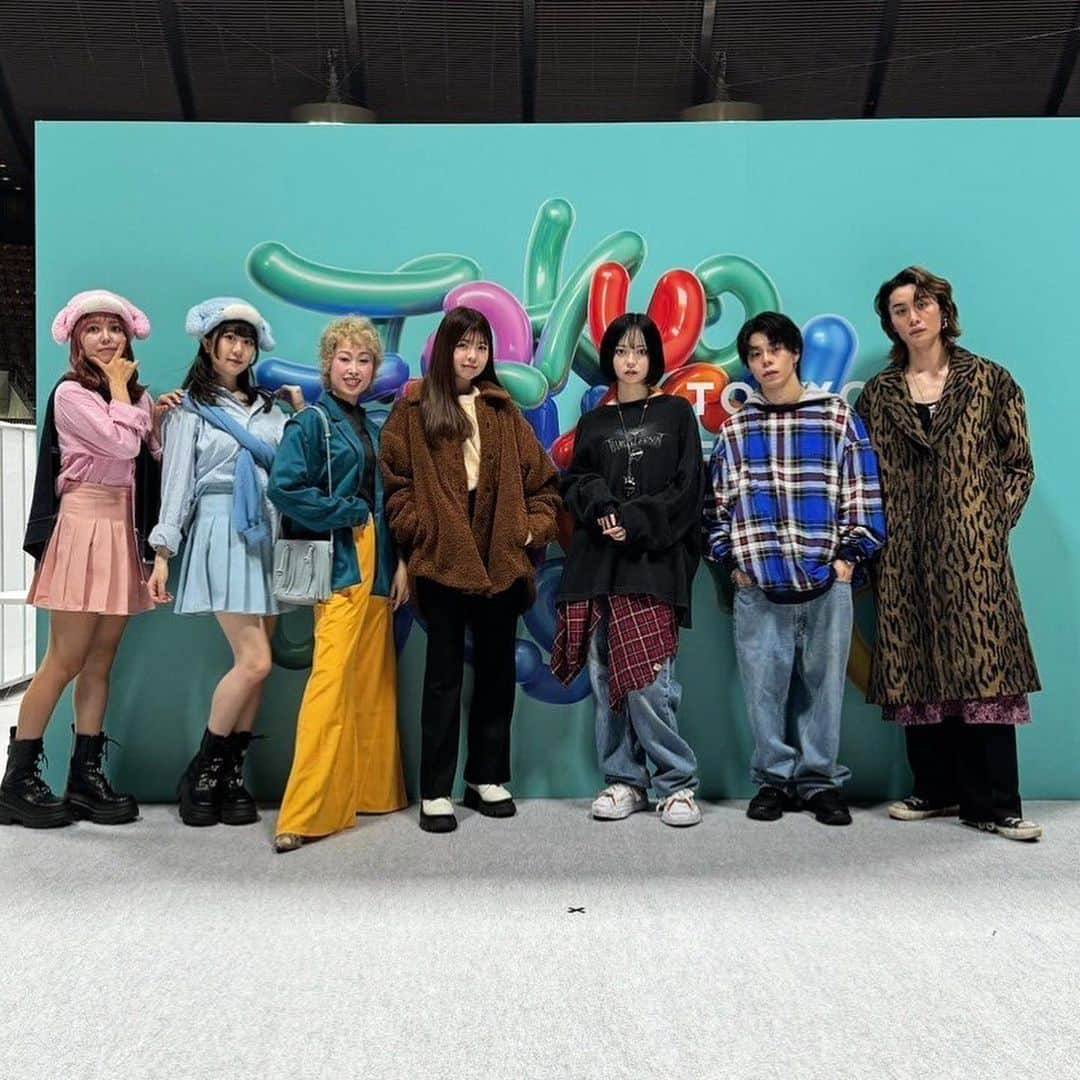 瑞稀ミキさんのインスタグラム写真 - (瑞稀ミキInstagram)「東京都主催のファッションショー「TOKYO FASHION CROSSING」でモフモフモーMCさせていただきました！🪄🐕🐕🐕🐕  まさかの代々木第二体育館、 昔ここで行われた音楽フェスにソロで出演した時、中のステージに立てなくて悔しかったので 今回形は違えど、中のステージに舞い降りることができて 嬉しかったなあ😭😭😭  急だったのにきてくれたふぁみり本当にありがとうだったよ🫶  ソロ時代が長すぎて、ステージ上で誰かと関わるのがいまだに新鮮に感じるんだけど、みんなから見てどうですか、、？笑  まだまだ未熟で勉強ばかりだけど いつもとても楽しくて嬉しいです、 幸せを倍増させていけるようになりたいーーぬ🩷🩷🩷  #PR #TOKYOFASHIONCROSSING #TFC #TFC2023 #TFC2023aw #東京ファッションクロッシング」11月8日 22時36分 - mikichujpn