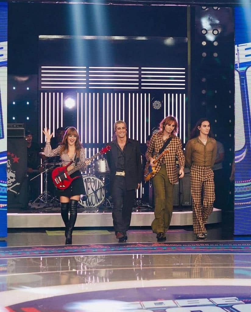 エトロさんのインスタグラム写真 - (エトロInstagram)「From red carpets to live performances, have a glimpse to the latest friends of the house wearing Etro.  @ambraofficial at X Factor Italia. @maneskinofficial at Caldeirão on TV Globo. @alejandrospeitzer at Morelia Film Festival. @valeriasolarino at Rome Film Fest. @vnemolato at Rome Film Fest.  #Etro」11月8日 22時30分 - etro